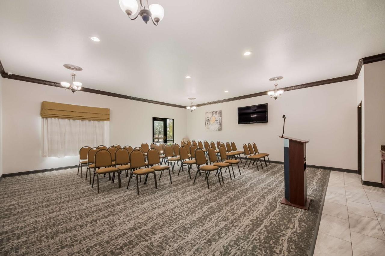 Surestay Plus Hotel By Best Western Near Seaworld Сан-Антонио Экстерьер фото