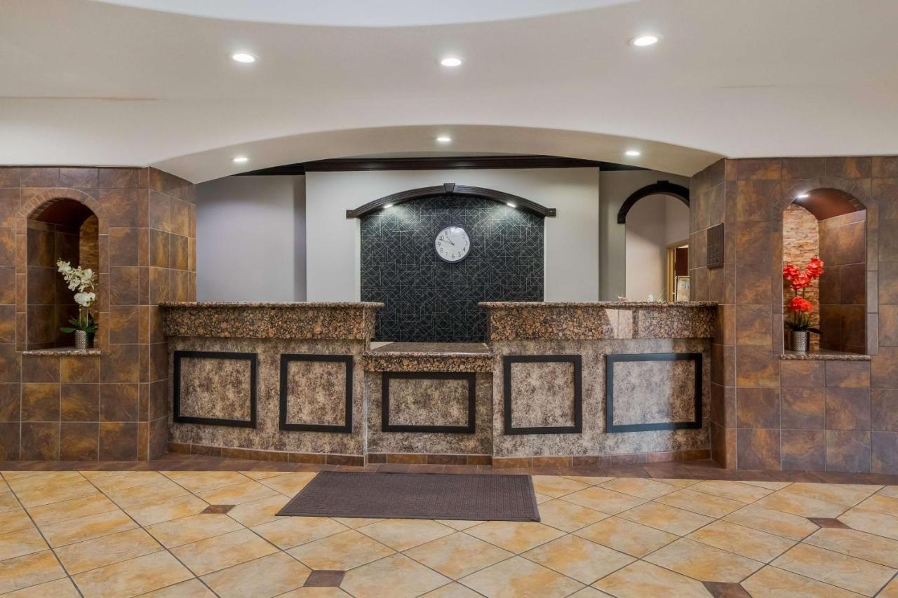 Surestay Plus Hotel By Best Western Near Seaworld Сан-Антонио Экстерьер фото