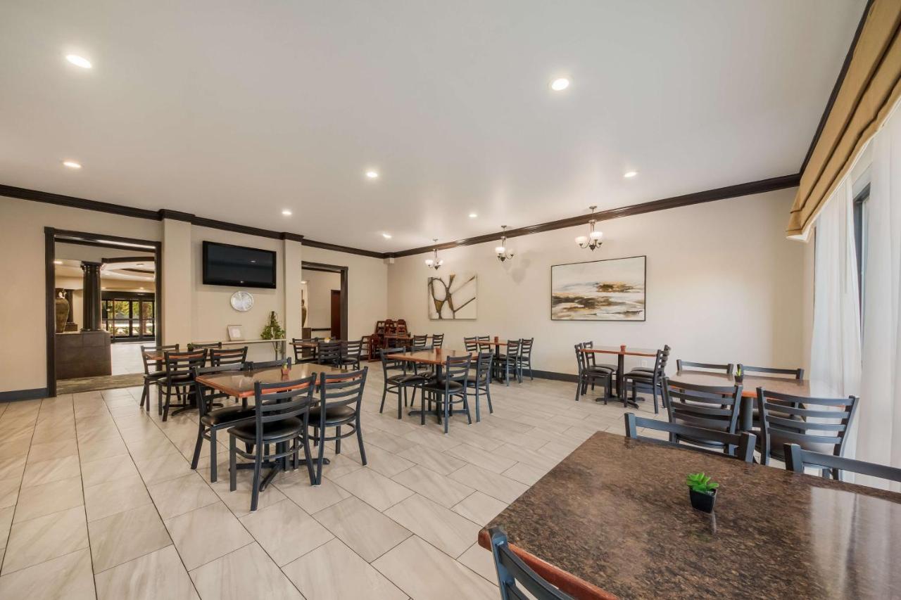 Surestay Plus Hotel By Best Western Near Seaworld Сан-Антонио Экстерьер фото