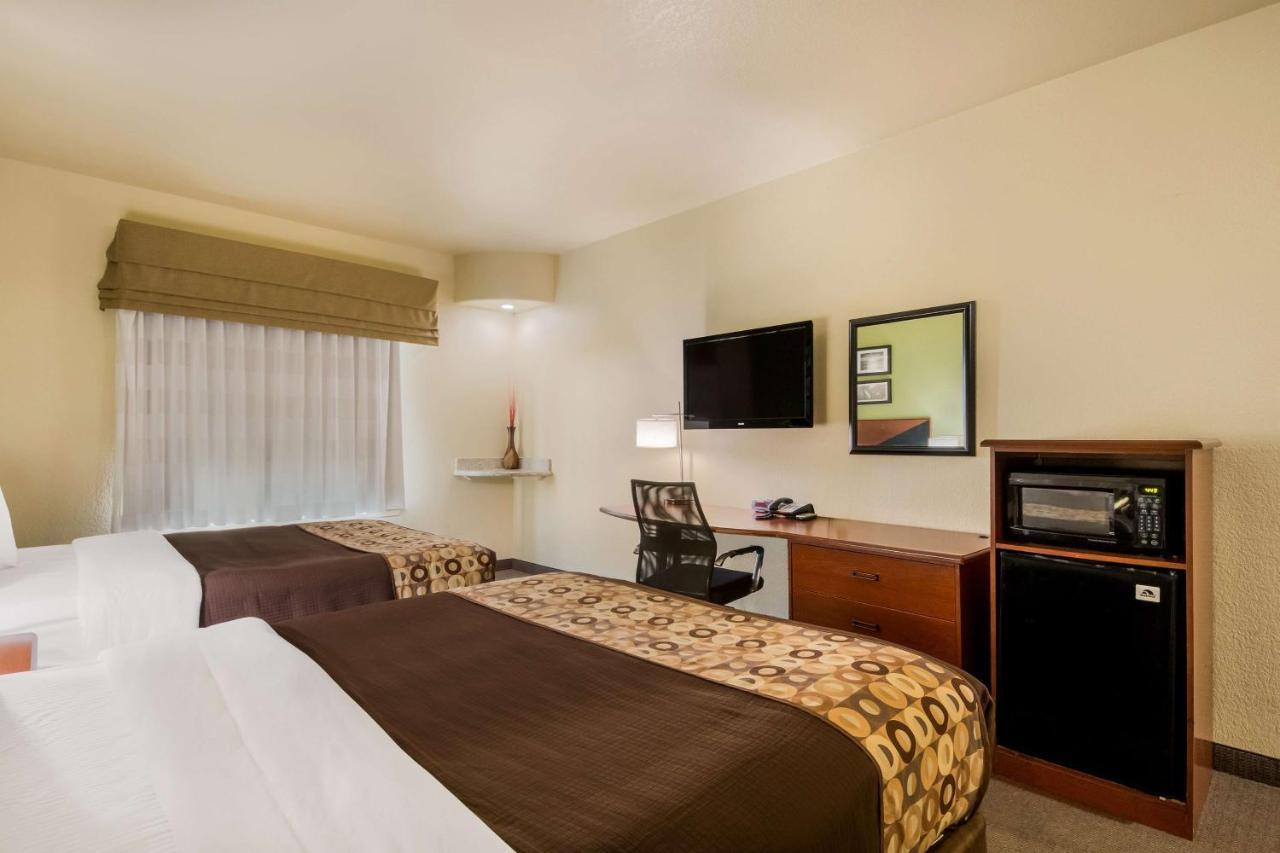 Surestay Plus Hotel By Best Western Near Seaworld Сан-Антонио Экстерьер фото